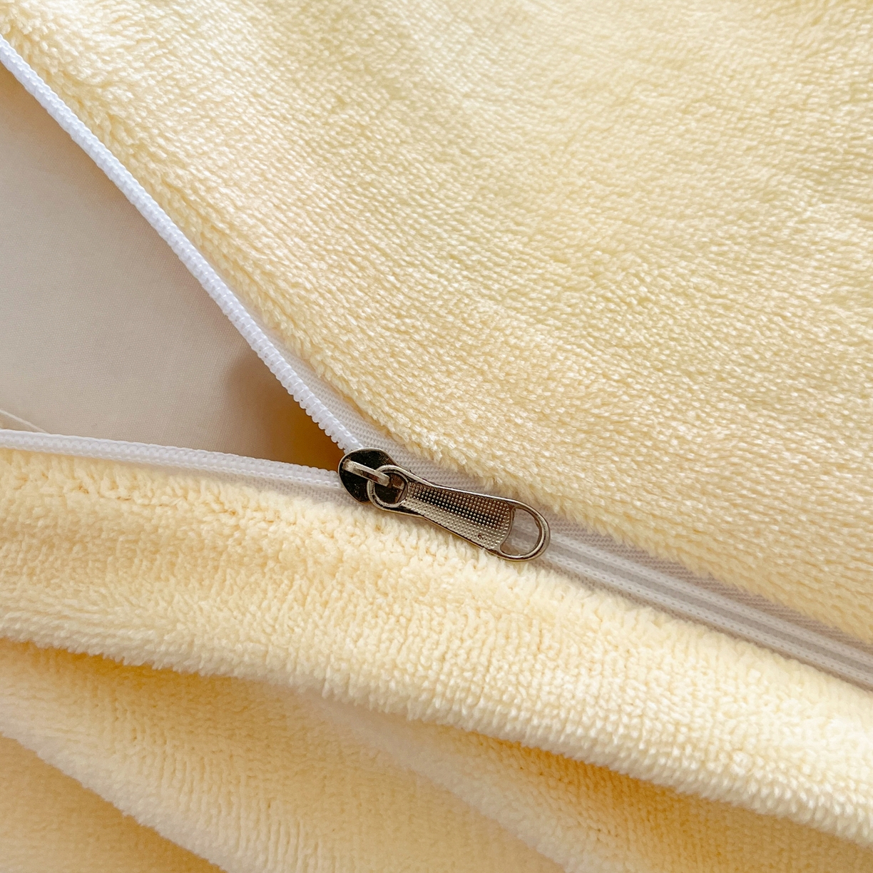 91家纺网 家纺一手货源 找家纺 如一 2025新款卡通毛巾绣系列牛奶绒四件套第三批 樱桃黑猫