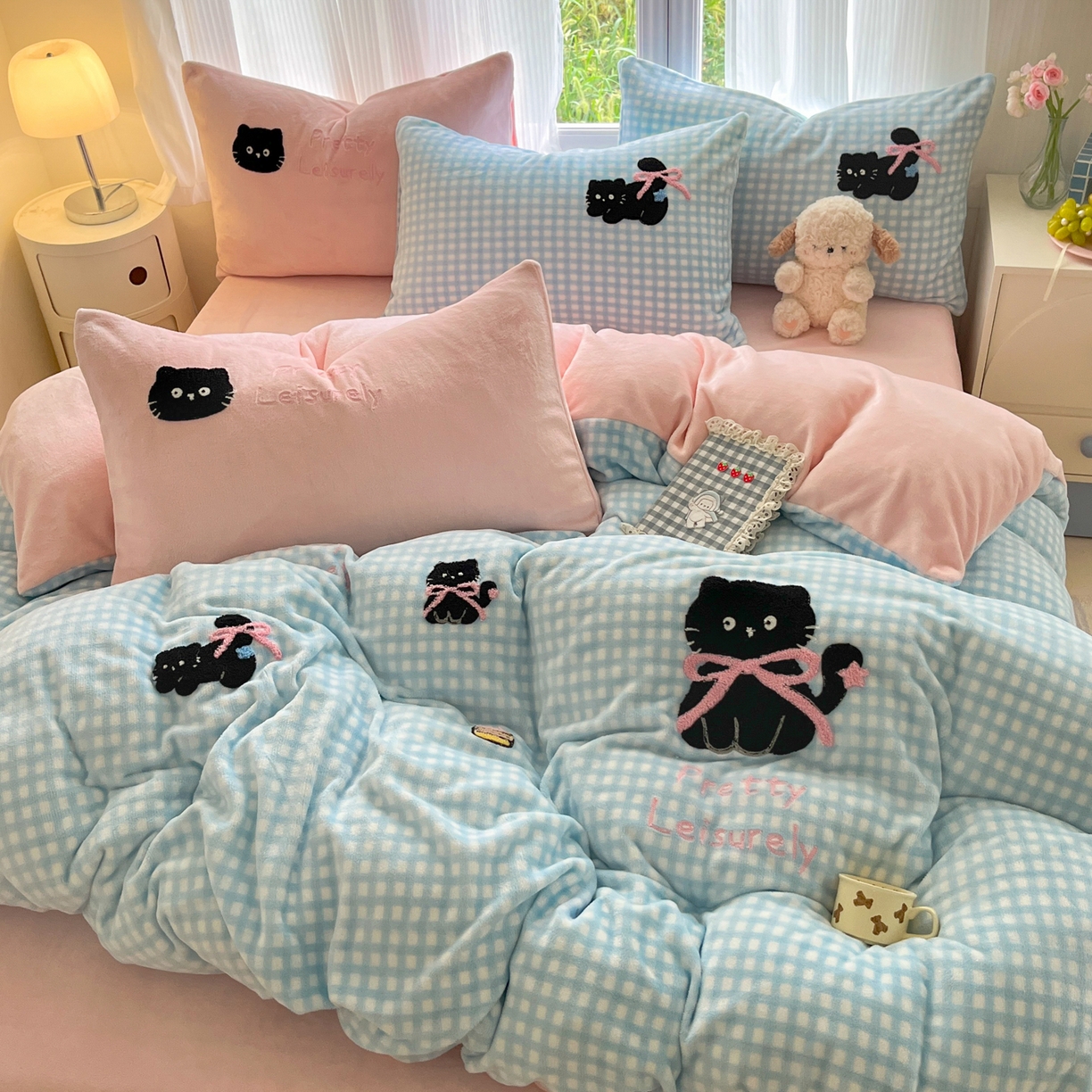 如一 2025新款卡通毛巾绣系列牛奶绒四件套第三批 蓝格黑猫