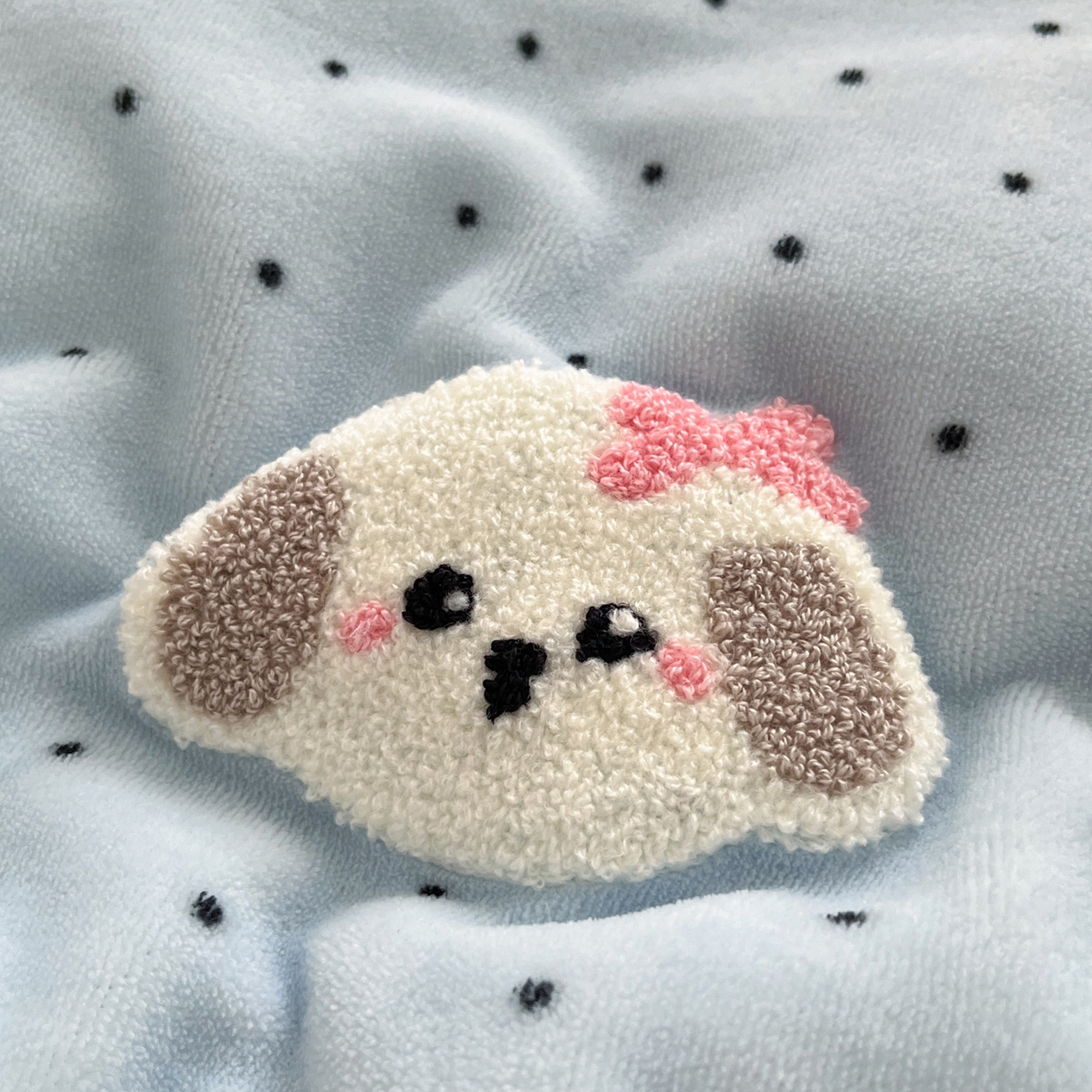 91家纺网 家纺一手货源 找家纺 如一 2025新款卡通毛巾绣系列牛奶绒四件套第三批 蛋糕小狗