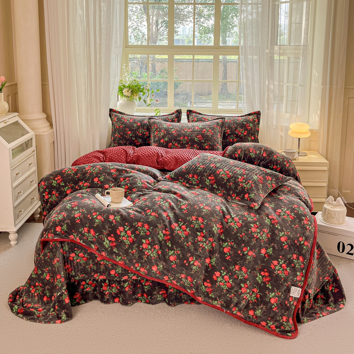 91家纺网 家纺一手货源 找家纺 （总）尚美 2025新款豆豆绒牛奶绒大花边床盖四件套（床盖花边随机）