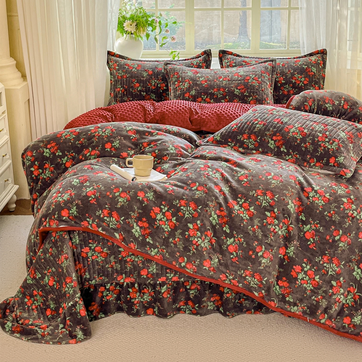 91家纺网 家纺一手货源 找家纺 （总）尚美 2025新款豆豆绒牛奶绒大花边床盖四件套（床盖花边随机）