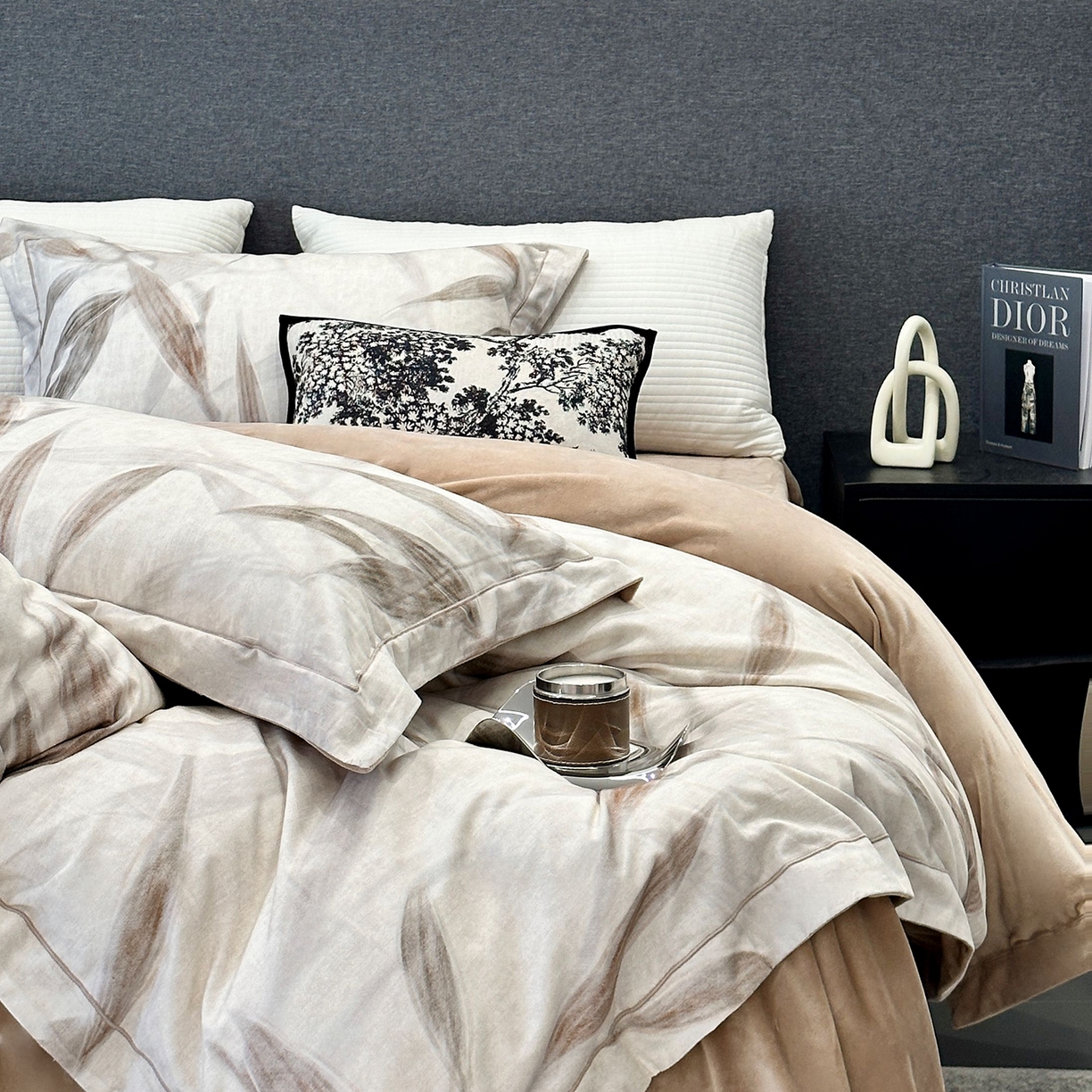 91家纺网 家纺一手货源 找家纺 JUICY 橘滋家纺 2025新款柔美治愈系磨毛宝宝绒系列四件套 柏林蕨语