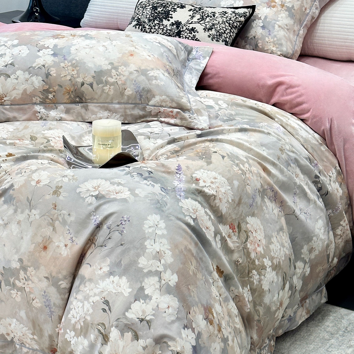 91家纺网 家纺一手货源 找家纺 JUICY 橘滋家纺 2025新款柔美治愈系磨毛宝宝绒系列四件套 黛莉庄园