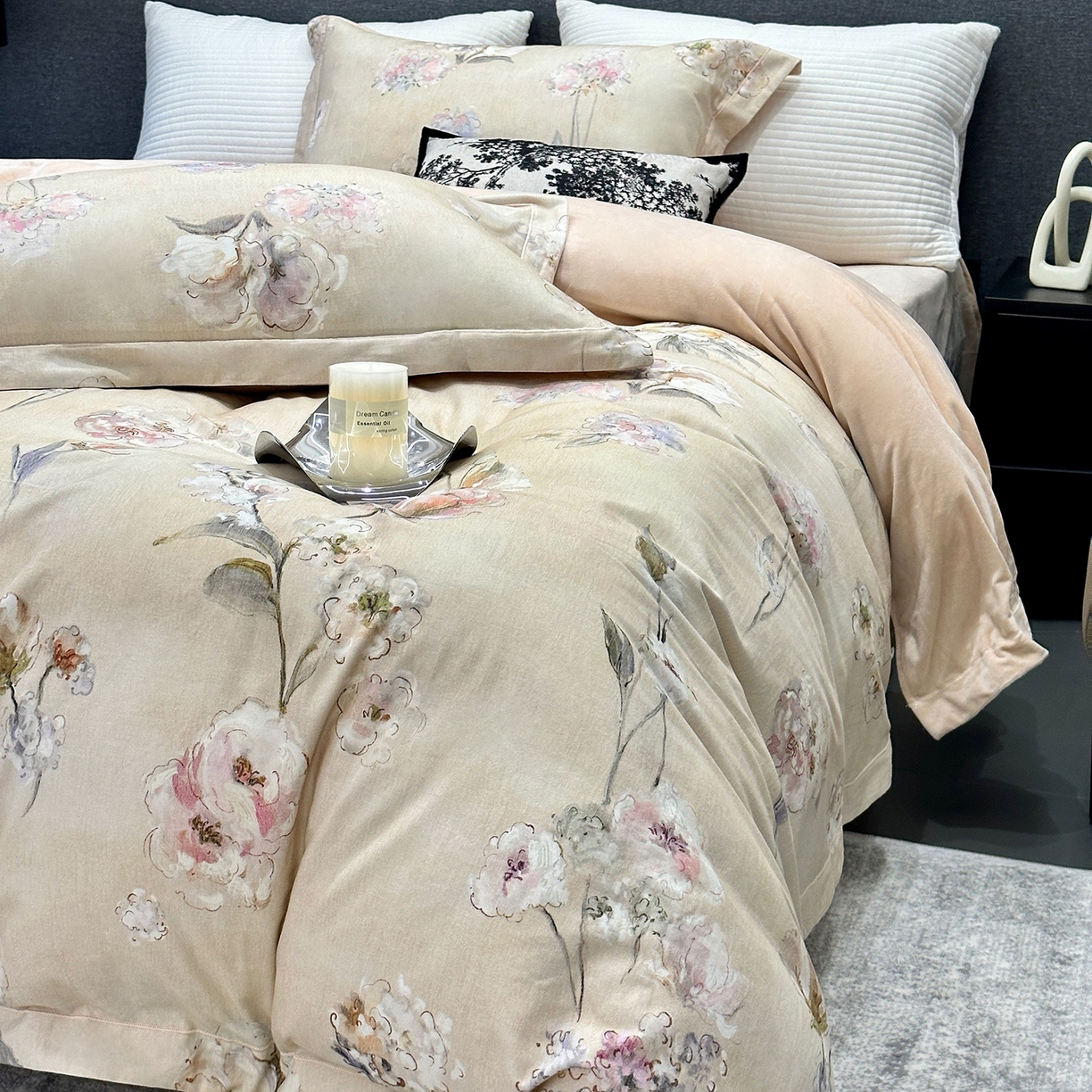 91家纺网 家纺一手货源 找家纺 JUICY 橘滋家纺 2025新款柔美治愈系磨毛宝宝绒系列四件套 逅花园