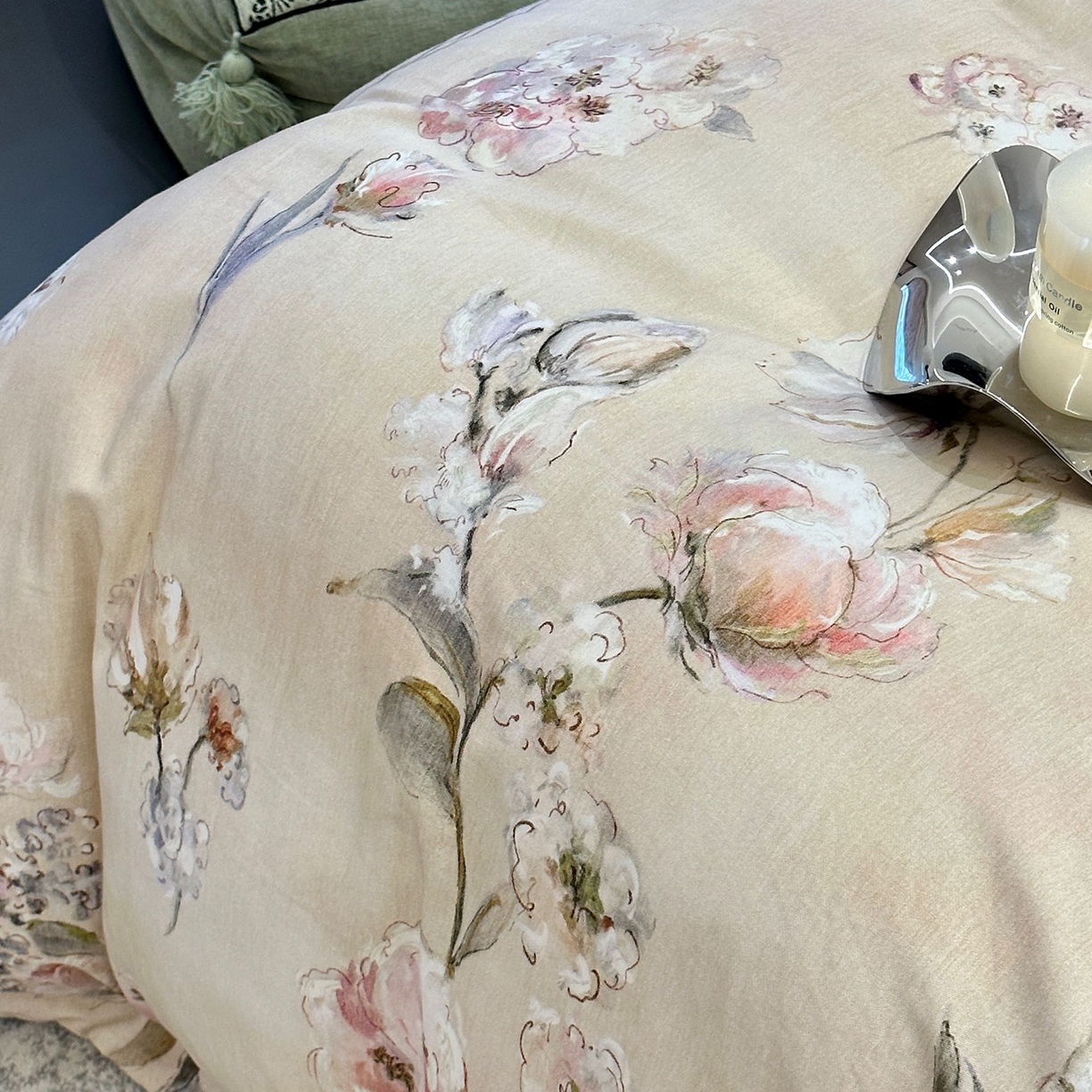 91家纺网 家纺一手货源 找家纺 JUICY 橘滋家纺 2025新款柔美治愈系磨毛宝宝绒系列四件套 逅花园