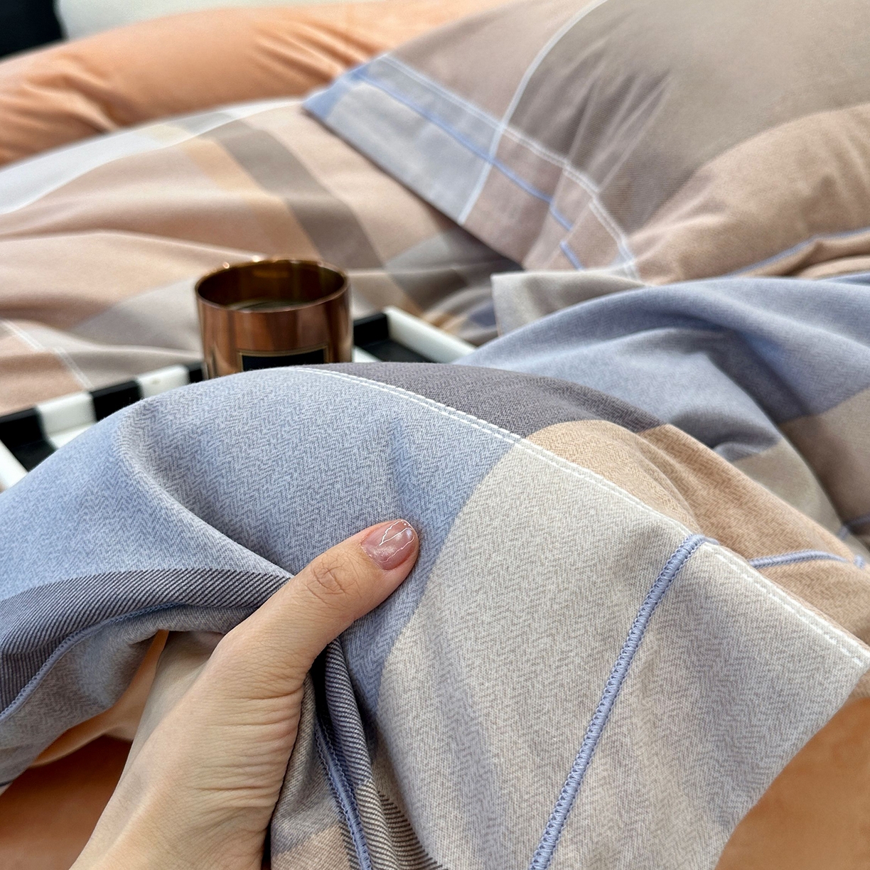 91家纺网 家纺一手货源 找家纺 JUICY 橘滋家纺 2025新款柔美治愈系磨毛宝宝绒系列四件套 塞纳公馆