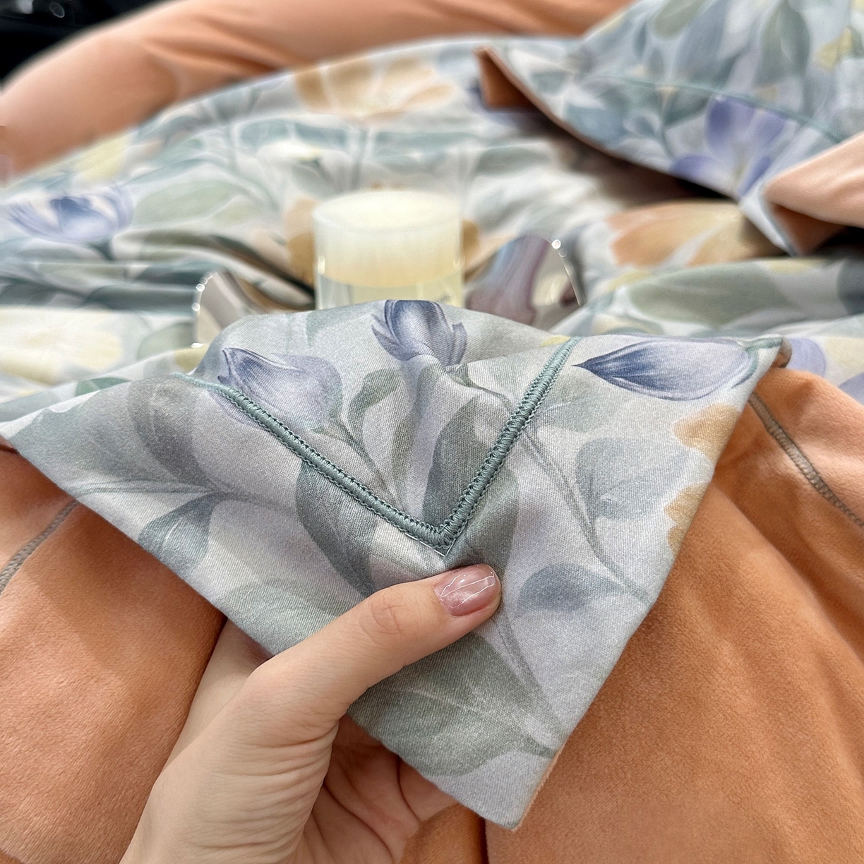 91家纺网 家纺一手货源 找家纺 JUICY 橘滋家纺 2025新款柔美治愈系磨毛宝宝绒系列四件套 香榭丽舍