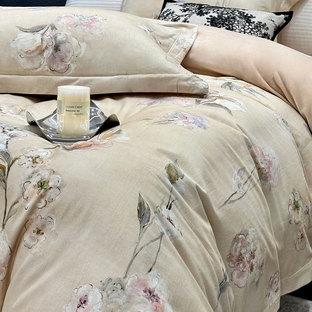 91家纺网 家纺一手货源 找家纺 JUICY 橘滋家纺 2025新款柔美治愈系磨毛宝宝绒系列四件套 逅花园