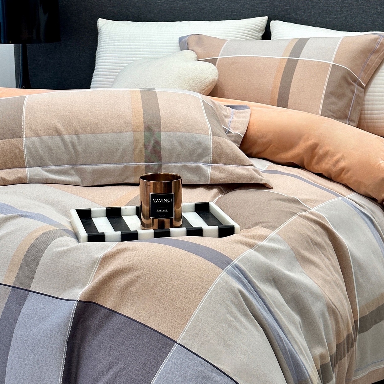 91家纺网 家纺一手货源 找家纺 JUICY 橘滋家纺 2025新款柔美治愈系磨毛宝宝绒系列四件套 塞纳公馆