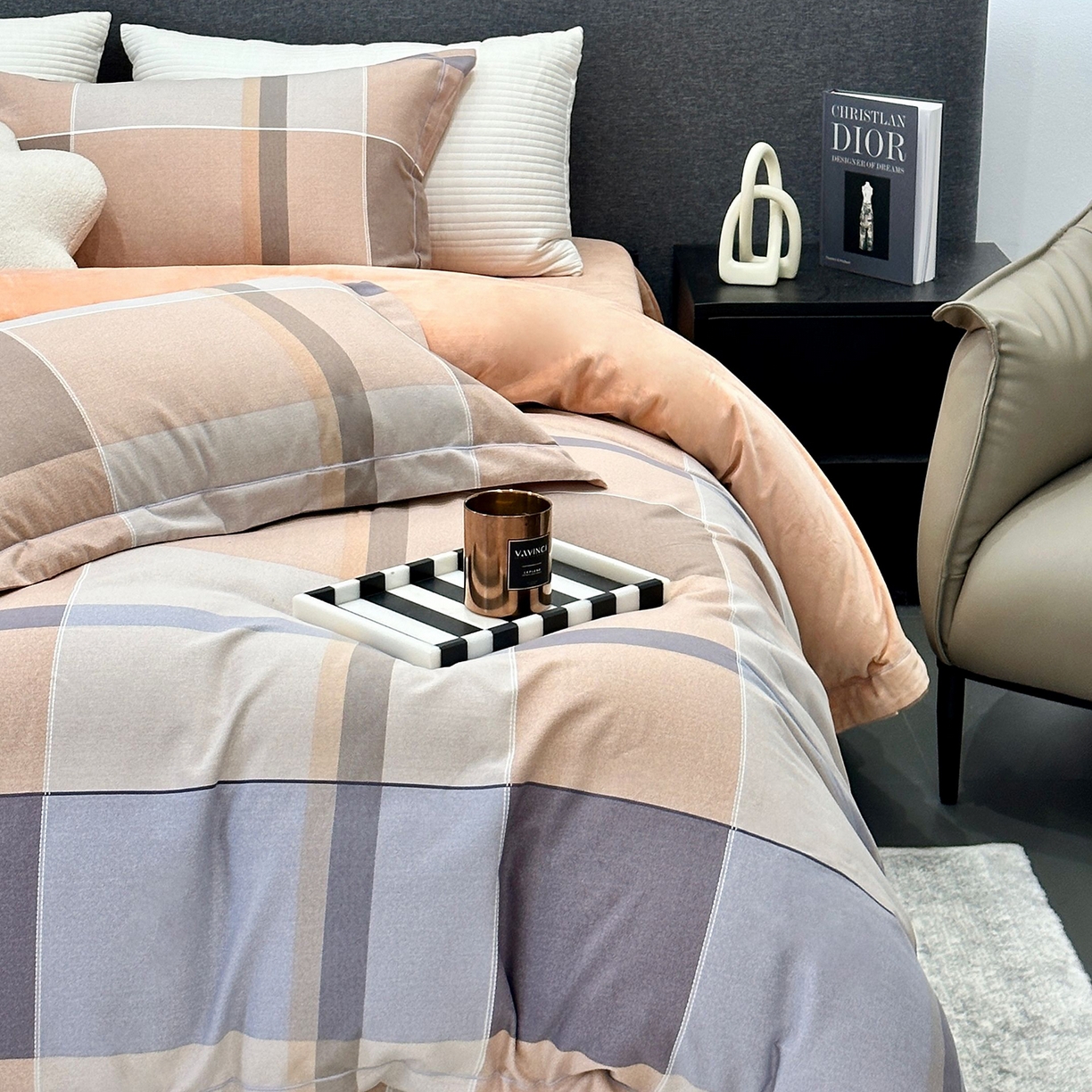 91家纺网 家纺一手货源 找家纺 JUICY 橘滋家纺 2025新款柔美治愈系磨毛宝宝绒系列四件套 塞纳公馆