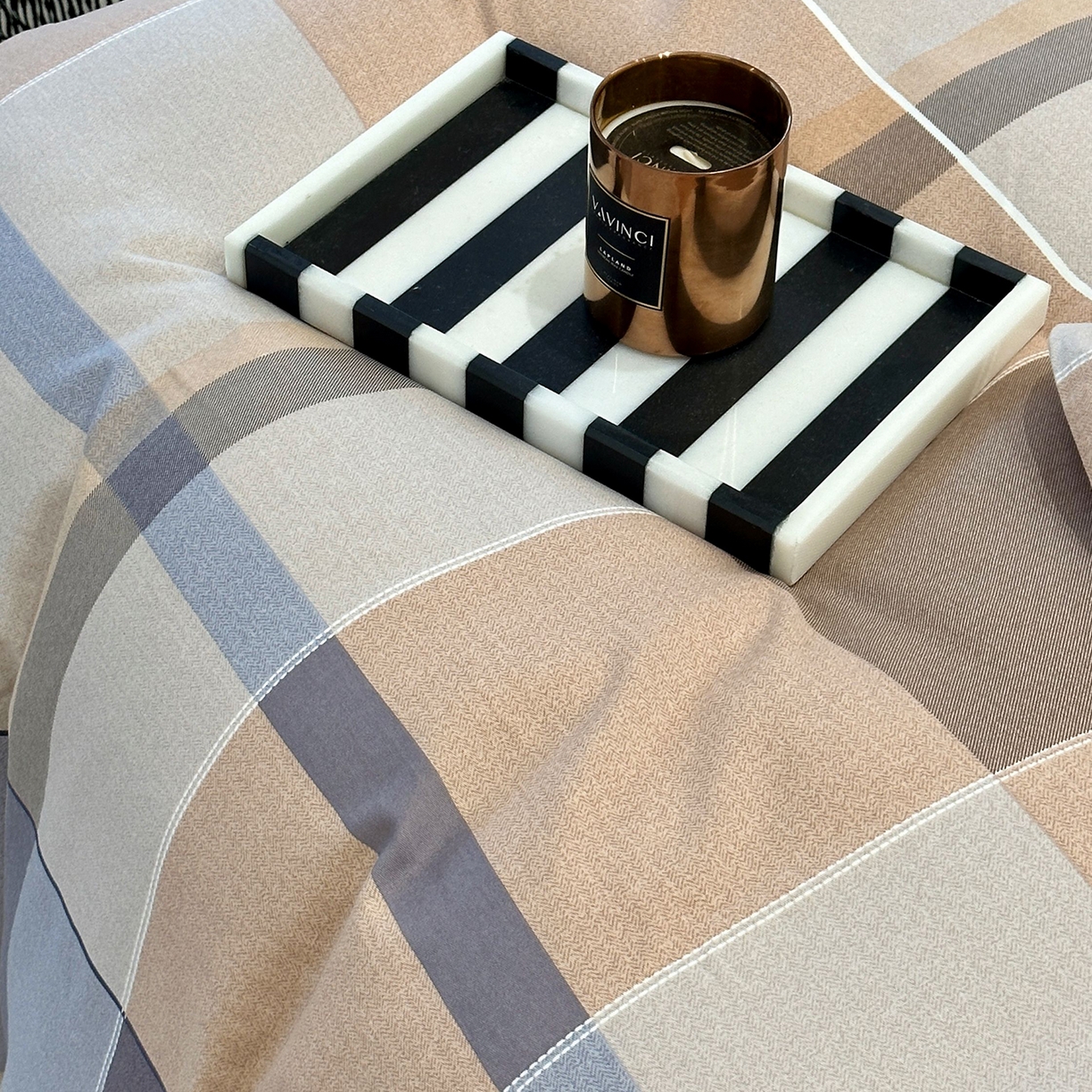 91家纺网 家纺一手货源 找家纺 JUICY 橘滋家纺 2025新款柔美治愈系磨毛宝宝绒系列四件套 塞纳公馆