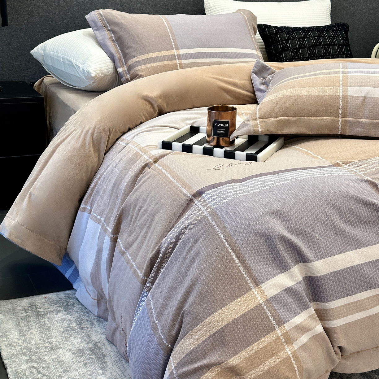 91家纺网 家纺一手货源 找家纺 JUICY 橘滋家纺 2025新款柔美治愈系磨毛宝宝绒系列四件套 曼彻斯特