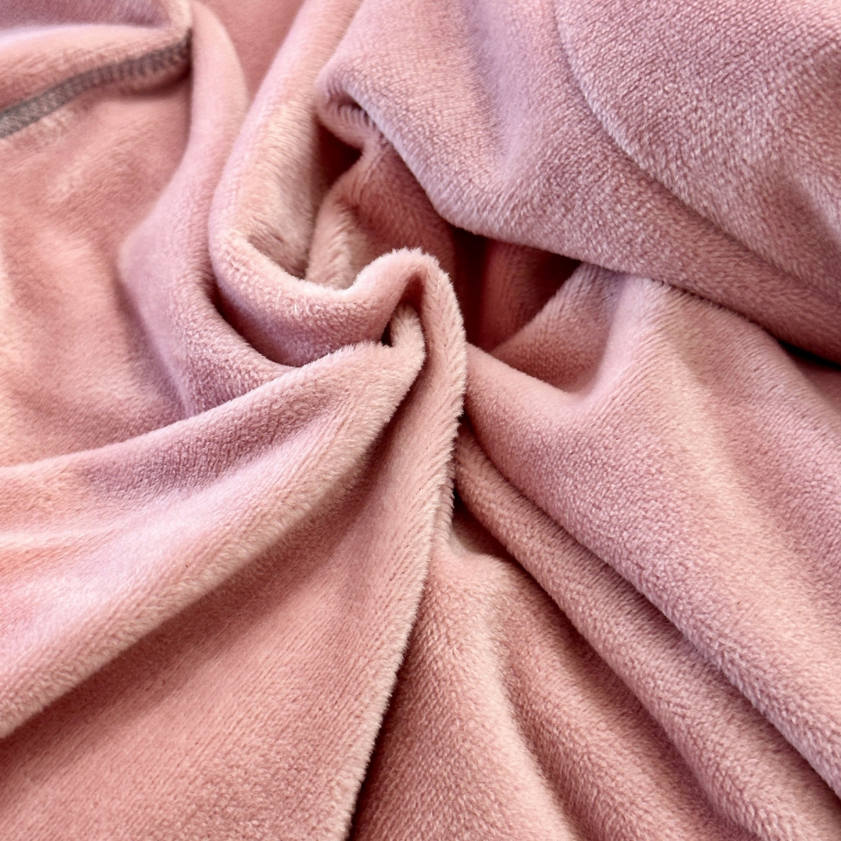 91家纺网 家纺一手货源 找家纺 JUICY 橘滋家纺 2025新款柔美治愈系磨毛宝宝绒系列四件套 甜心草莓