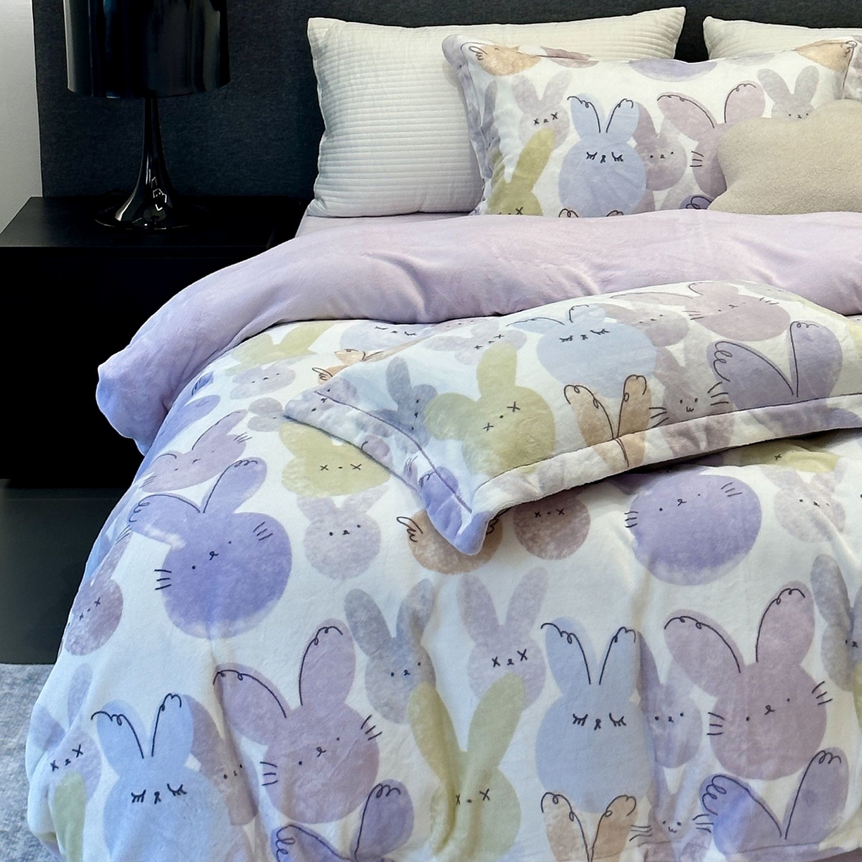 91家纺网 家纺一手货源 找家纺 （总）JUICY 橘滋家纺 2025新款浪漫丰盈牛奶臻棉绒印花系列四件套