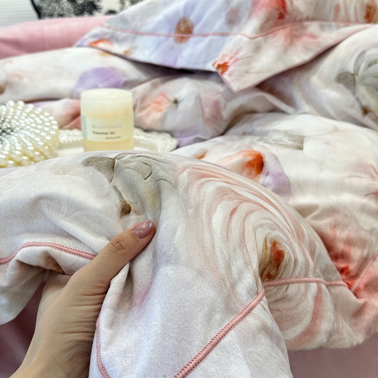 91家纺网 家纺一手货源 找家纺 JUICY 橘滋家纺 2025新款柔美治愈系磨毛宝宝绒系列四件套 一亩花棠