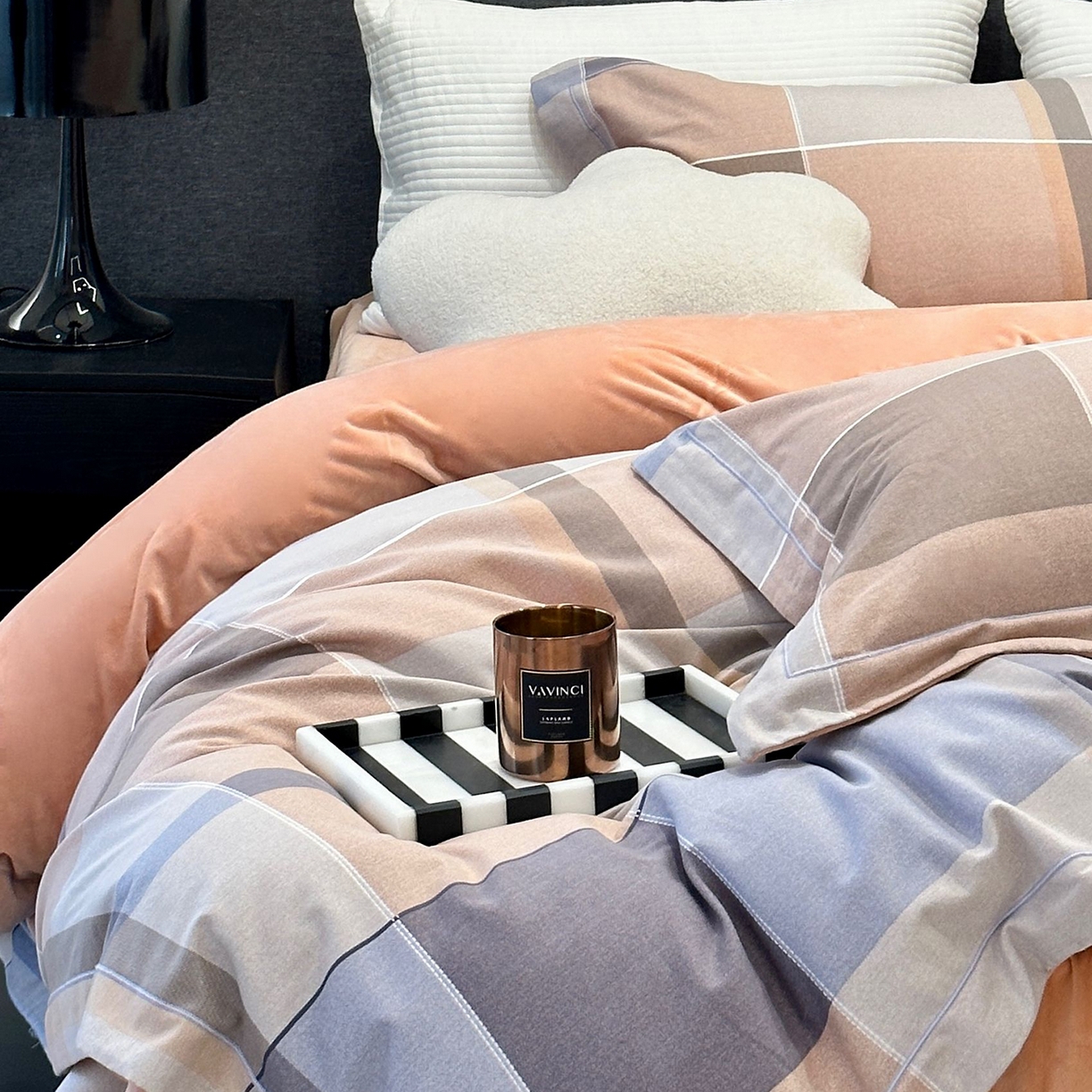 91家纺网 家纺一手货源 找家纺 JUICY 橘滋家纺 2025新款柔美治愈系磨毛宝宝绒系列四件套 塞纳公馆