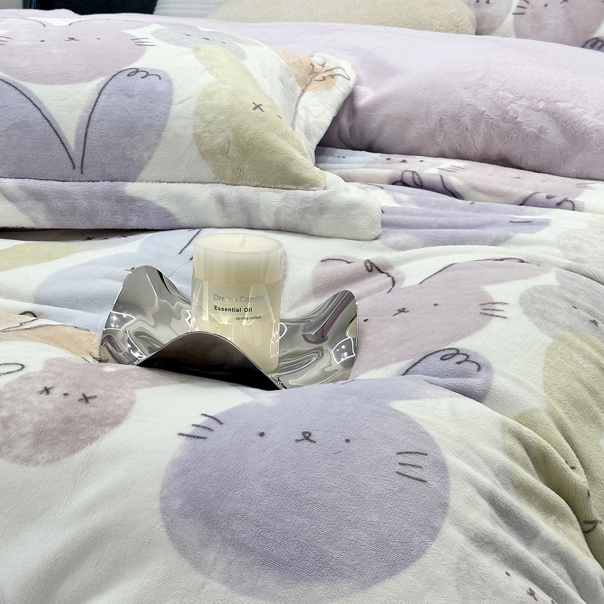 91家纺网 家纺一手货源 找家纺 （总）JUICY 橘滋家纺 2025新款浪漫丰盈牛奶臻棉绒印花系列四件套