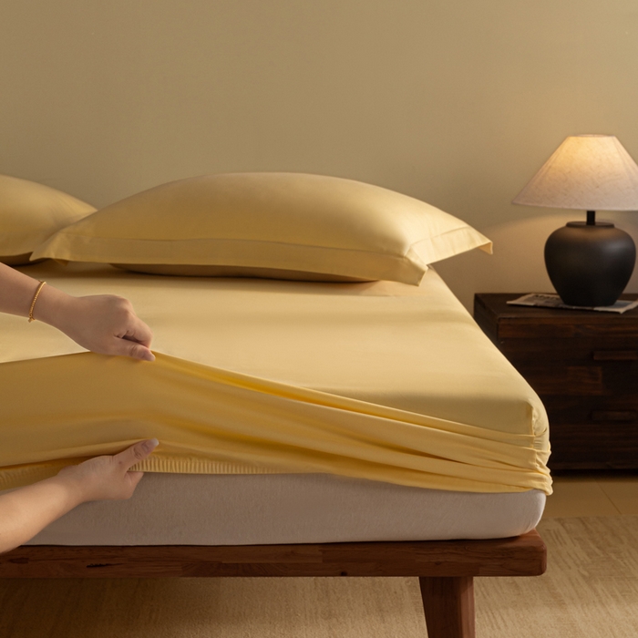 91家纺网 家纺一手货源 找家纺 秀色家纺 2025高端长绒棉贡缎加厚磨毛纯棉单件床笠三件套床罩全棉床垫保护套50s 冬禧-麦秆黄