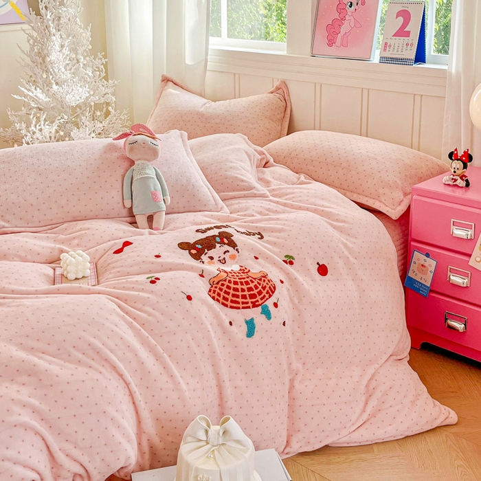 91家纺网 家纺一手货源 找家纺 尚美 2025新款波点系列印加绣牛奶绒床盖四件套 妞妞玉