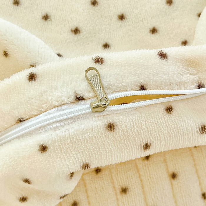 91家纺网 家纺一手货源 找家纺 尚美 2025新款波点系列印加绣牛奶绒床盖四件套 奶猫米粒