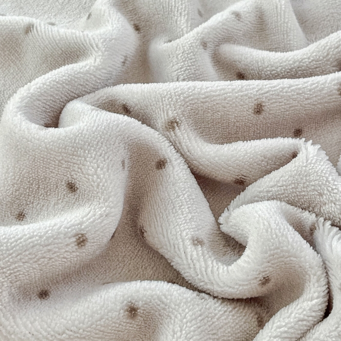 91家纺网 家纺一手货源 找家纺 尚美 2025新款波点系列印加绣牛奶绒床盖四件套 奶伙伴灰