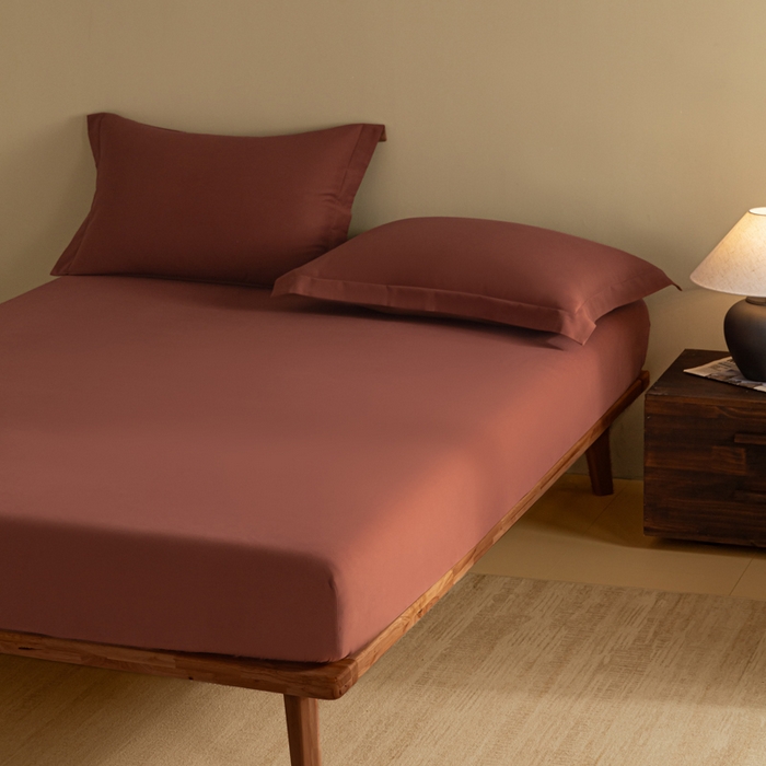 91家纺网 家纺一手货源 找家纺 秀色家纺 2025高端长绒棉贡缎加厚磨毛纯棉单件床笠三件套床罩全棉床垫保护套50s 冬禧-白雾红尘