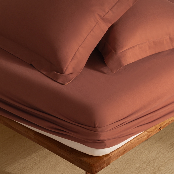 91家纺网 家纺一手货源 找家纺 秀色家纺 2025高端长绒棉贡缎加厚磨毛纯棉单件床笠三件套床罩全棉床垫保护套50s 冬禧-白雾红尘