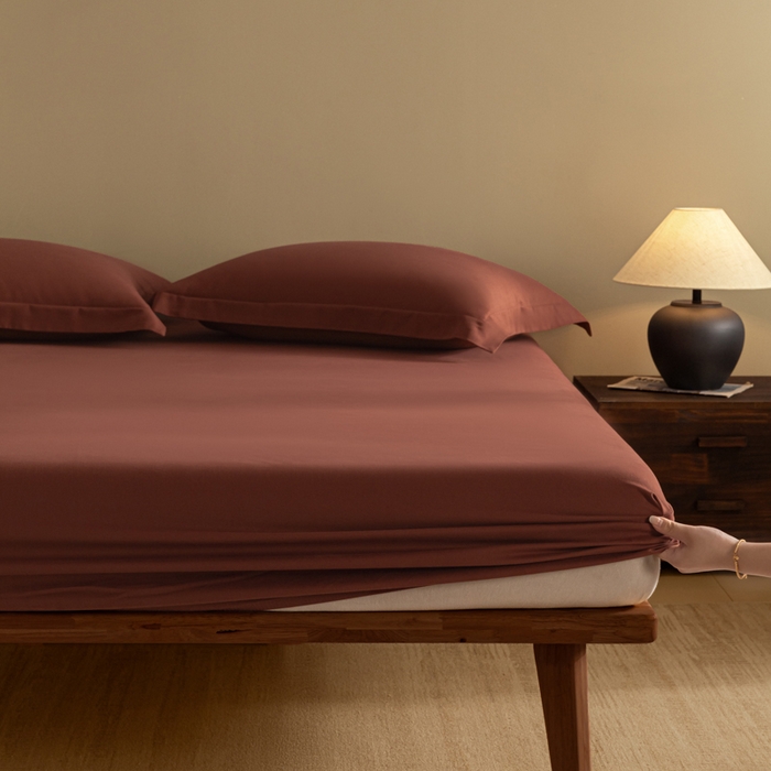 91家纺网 家纺一手货源 找家纺 秀色家纺 2025高端长绒棉贡缎加厚磨毛纯棉单件床笠三件套床罩全棉床垫保护套50s 冬禧-白雾红尘