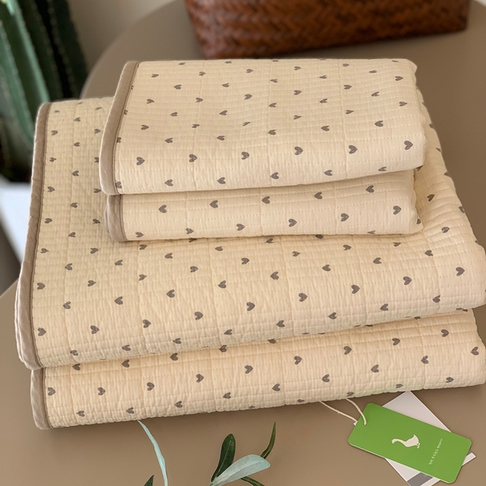 91家纺网 家纺一手货源 找家纺 汇庭 2025秋冬新款·全棉床盖三件套 卡卡爱心(1)