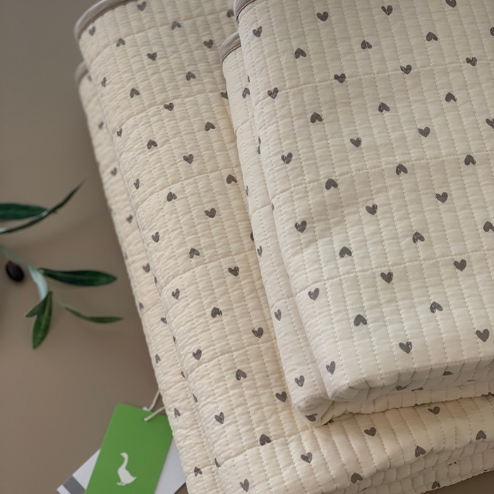 91家纺网 家纺一手货源 找家纺 汇庭 2025秋冬新款·全棉床盖三件套 卡卡爱心(1)