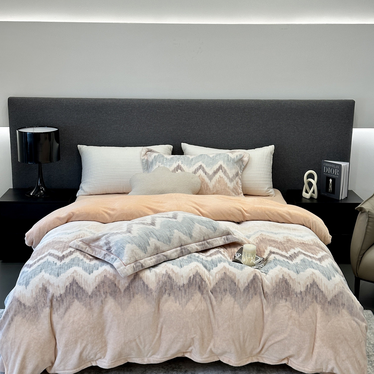 91家纺网 家纺一手货源 找家纺 （总）JUICY 橘滋家纺 2025新款浪漫丰盈牛奶臻棉绒印花系列四件套