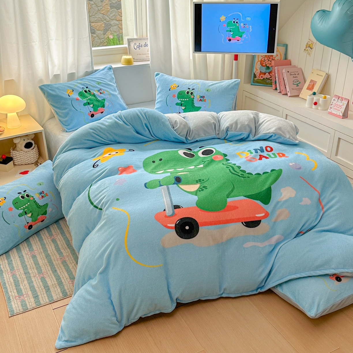 91家纺网 家纺一手货源 找家纺 浩诚 2025新款高克重原创设计宇航员太空人牛奶绒大版卡通四件套 滑板恐龙