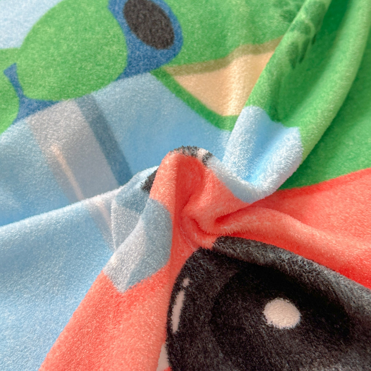 91家纺网 家纺一手货源 找家纺 浩诚 2025新款高克重原创设计宇航员太空人牛奶绒大版卡通四件套 滑板恐龙