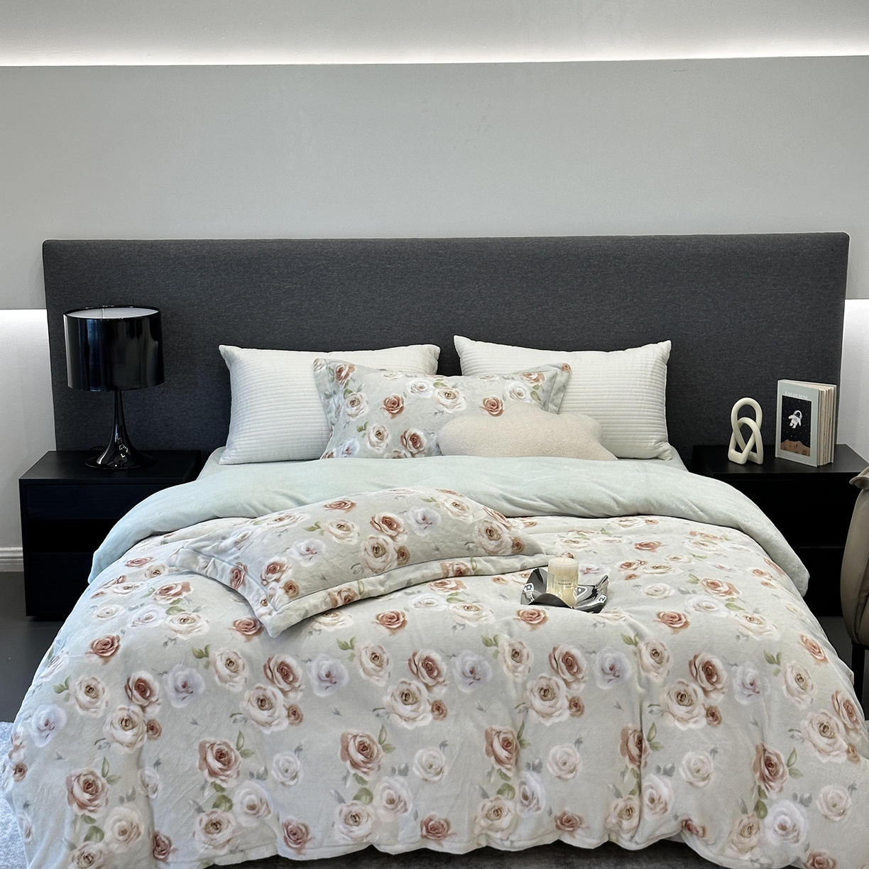 91家纺网 家纺一手货源 找家纺 （总）JUICY 橘滋家纺 2025新款浪漫丰盈牛奶臻棉绒印花系列四件套