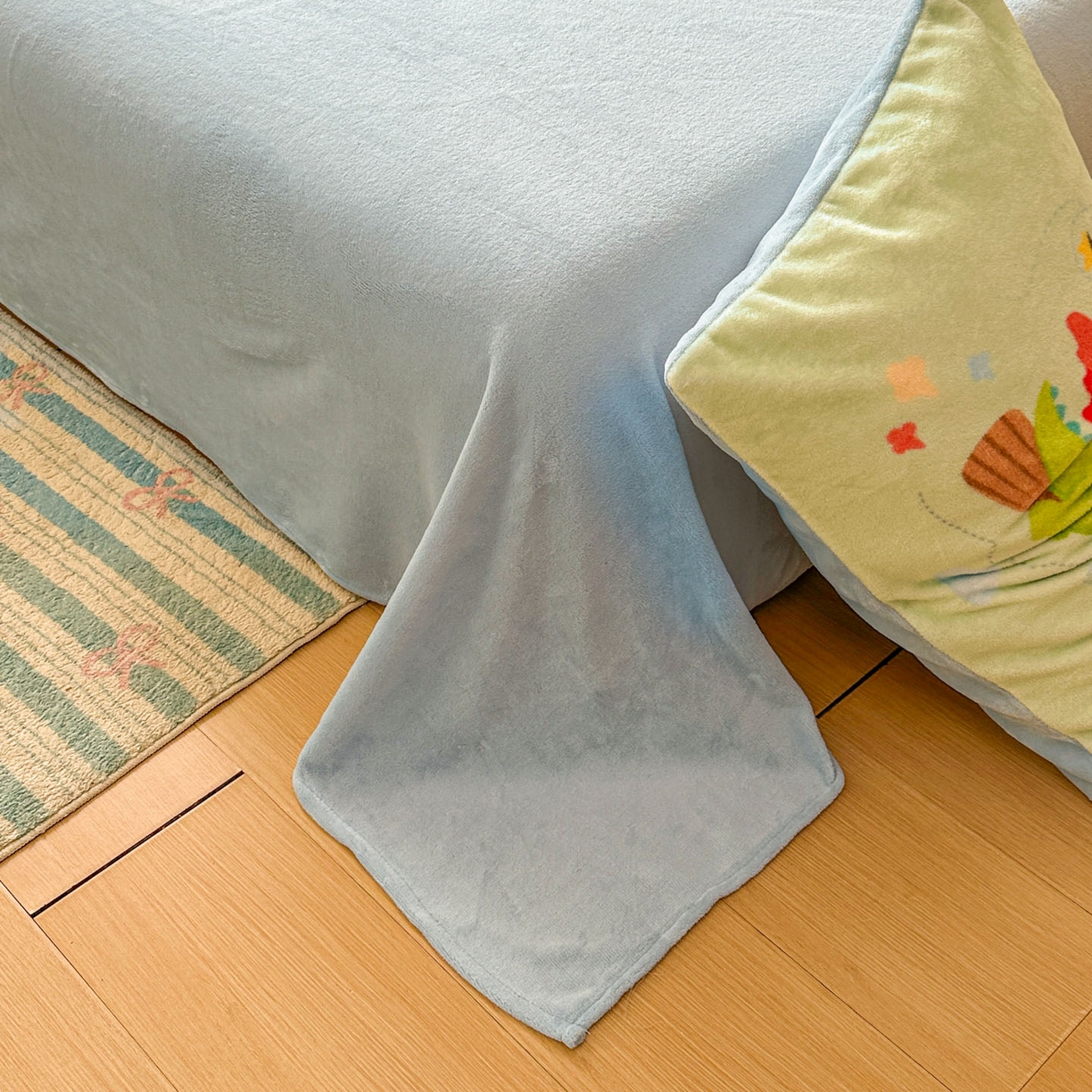 91家纺网 家纺一手货源 找家纺 浩诚 2025新款高克重原创设计宇航员太空人牛奶绒大版卡通四件套 魔法恐龙