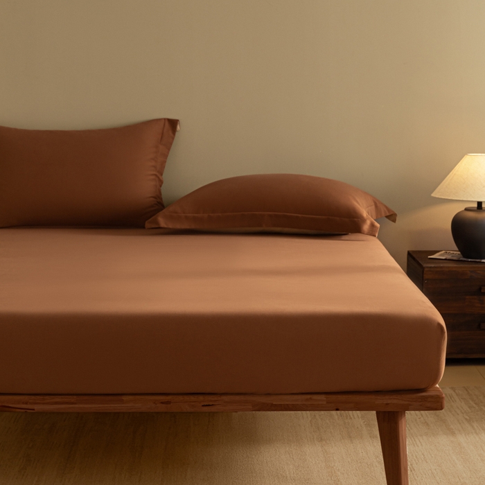 91家纺网 家纺一手货源 找家纺 秀色家纺 2025高端长绒棉贡缎加厚磨毛纯棉单件床笠三件套床罩全棉床垫保护套50s 冬禧-深栗色