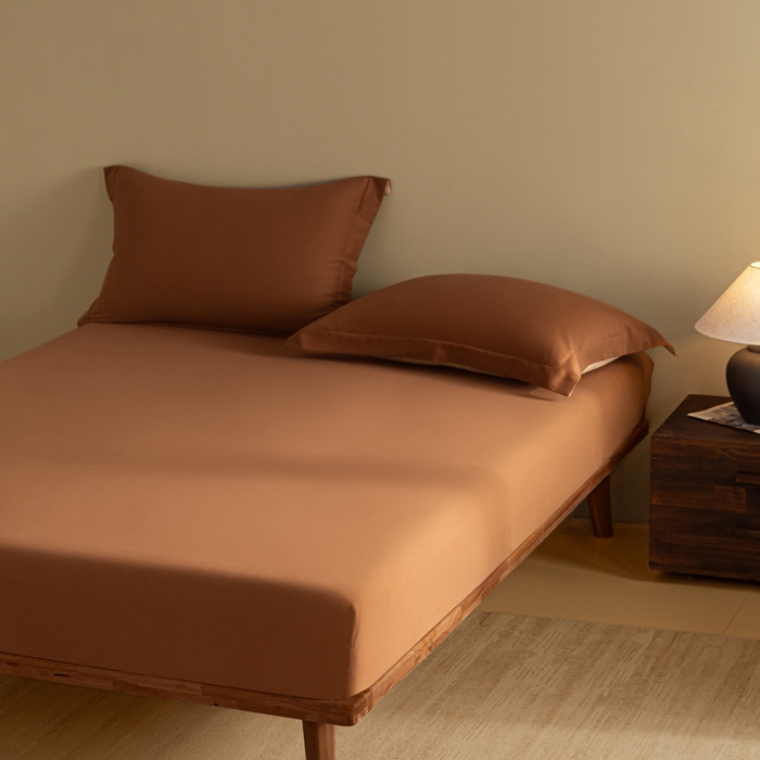 91家纺网 家纺一手货源 找家纺 秀色家纺 2025高端长绒棉贡缎加厚磨毛纯棉单件床笠三件套床罩全棉床垫保护套50s 冬禧-深栗色