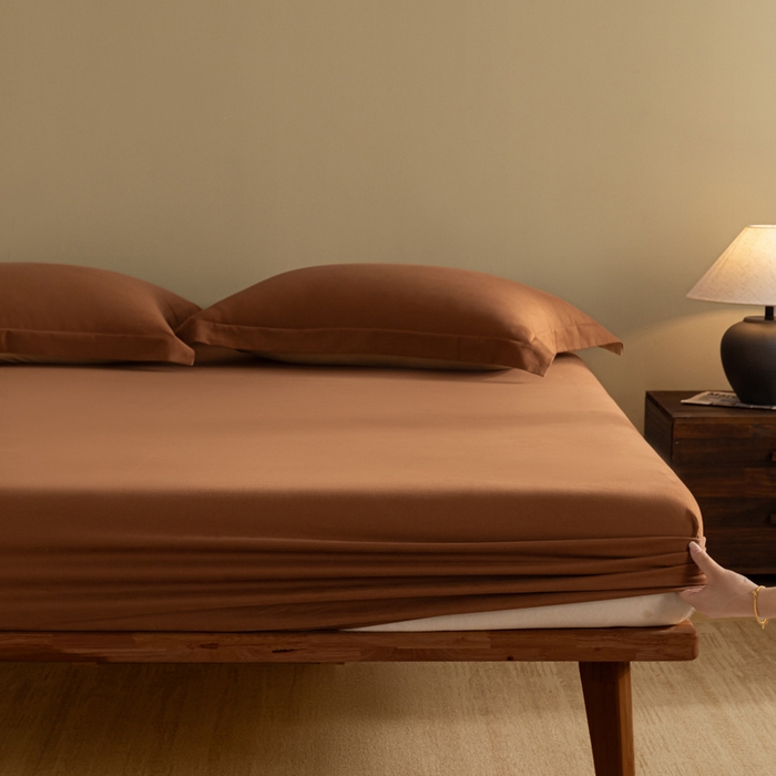 91家纺网 家纺一手货源 找家纺 秀色家纺 2025高端长绒棉贡缎加厚磨毛纯棉单件床笠三件套床罩全棉床垫保护套50s 冬禧-深栗色