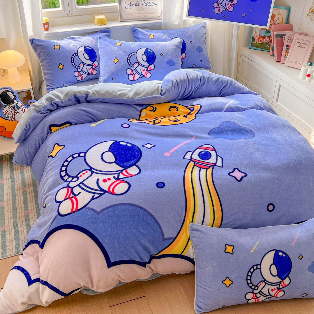 91家纺网 家纺一手货源 找家纺 浩诚 2025新款高克重原创设计宇航员太空人牛奶绒大版卡通四件套 太空旅行