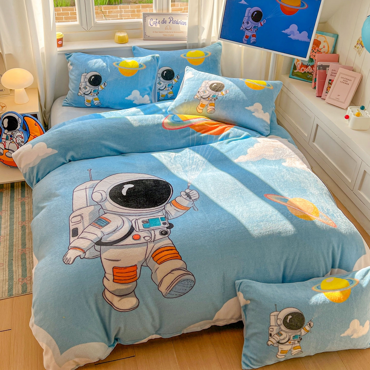 91家纺网 家纺一手货源 找家纺 浩诚 2025新款高克重原创设计宇航员太空人牛奶绒大版卡通四件套 太空漫步