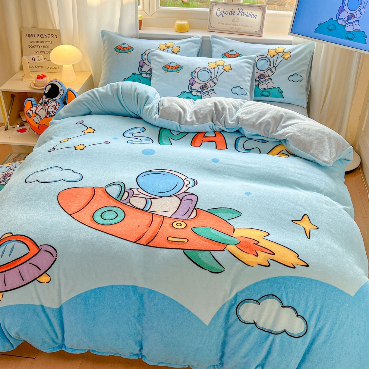 91家纺网 家纺一手货源 找家纺 浩诚 2025新款高克重原创设计宇航员太空人牛奶绒大版卡通四件套 太空探险