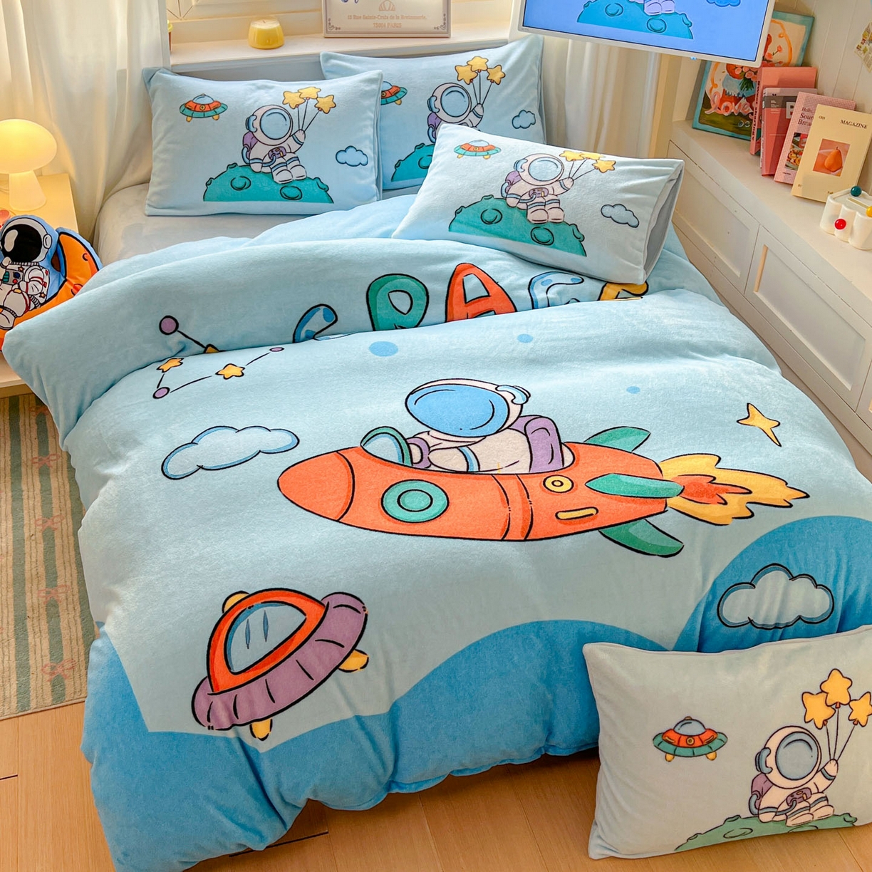 91家纺网 家纺一手货源 找家纺 浩诚 2025新款高克重原创设计宇航员太空人牛奶绒大版卡通四件套 太空探险