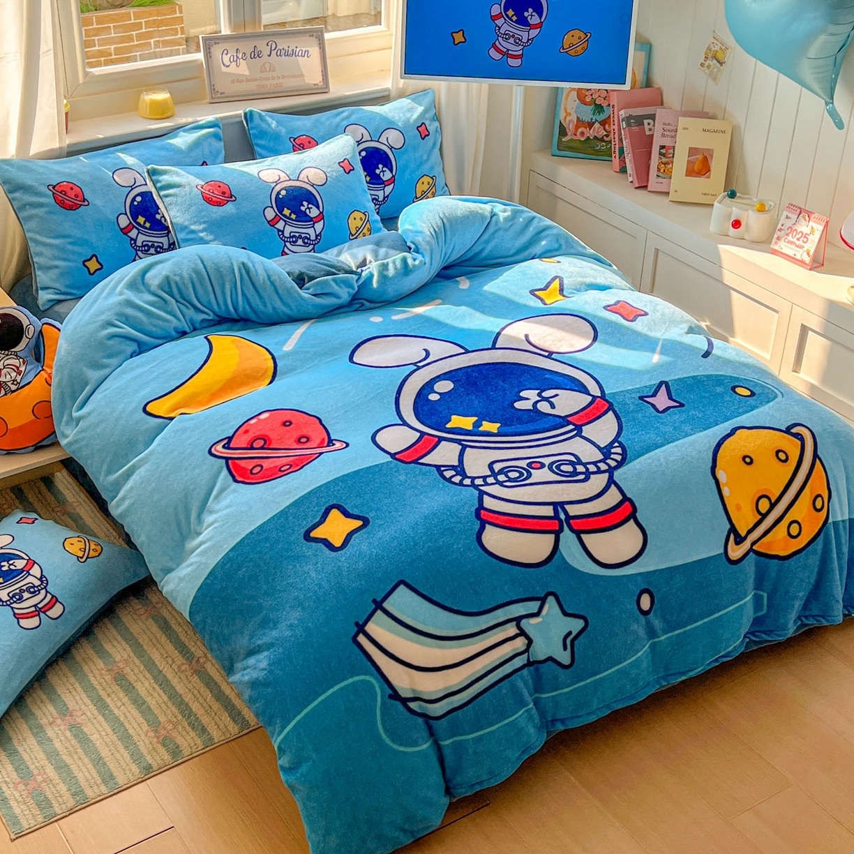 91家纺网 家纺一手货源 找家纺 浩诚 2025新款高克重原创设计宇航员太空人牛奶绒大版卡通四件套 太空兔