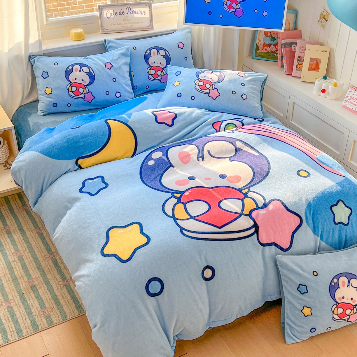 91家纺网 家纺一手货源 找家纺 浩诚 2025新款高克重原创设计宇航员太空人牛奶绒大版卡通四件套 小兔遨游