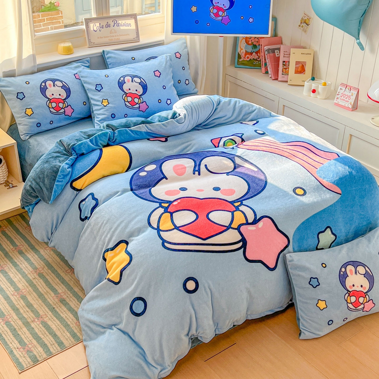 91家纺网 家纺一手货源 找家纺 浩诚 2025新款高克重原创设计宇航员太空人牛奶绒大版卡通四件套 小兔遨游