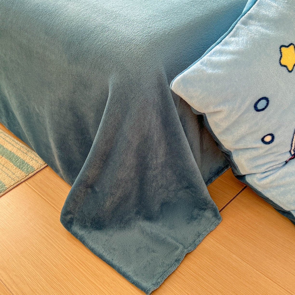 91家纺网 家纺一手货源 找家纺 浩诚 2025新款高克重原创设计宇航员太空人牛奶绒大版卡通四件套 小兔遨游