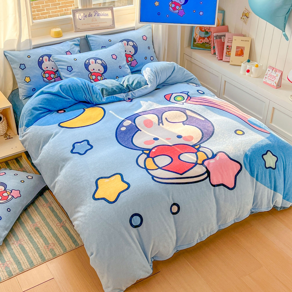 91家纺网 家纺一手货源 找家纺 浩诚 2025新款高克重原创设计宇航员太空人牛奶绒大版卡通四件套 小兔遨游