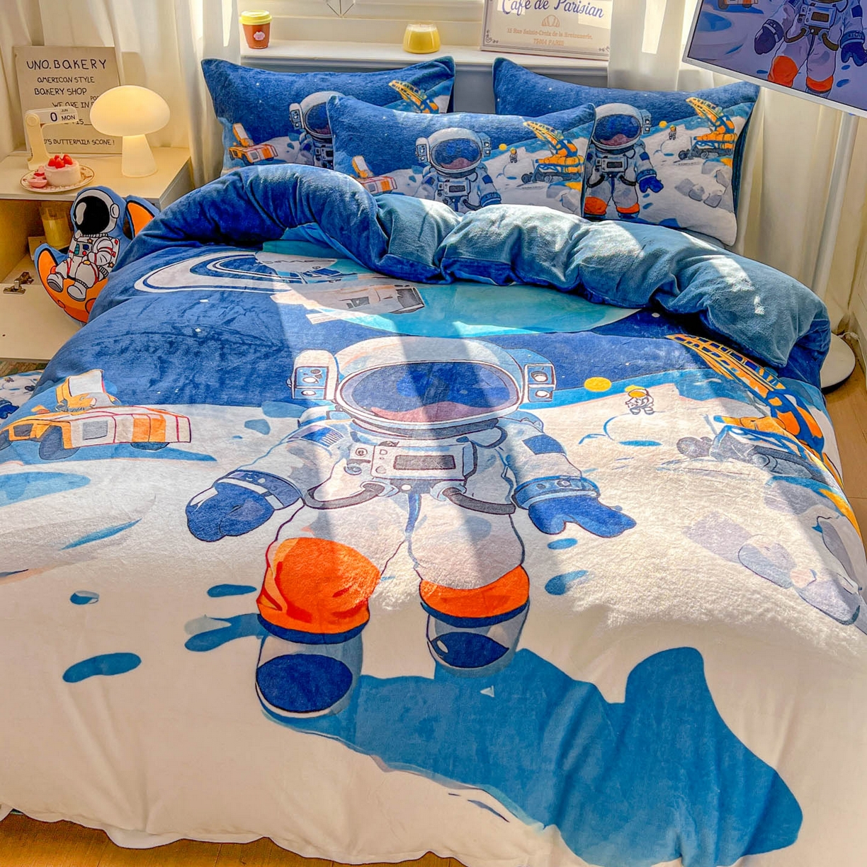 91家纺网 家纺一手货源 找家纺 浩诚 2025新款高克重原创设计宇航员太空人牛奶绒大版卡通四件套 星际工程