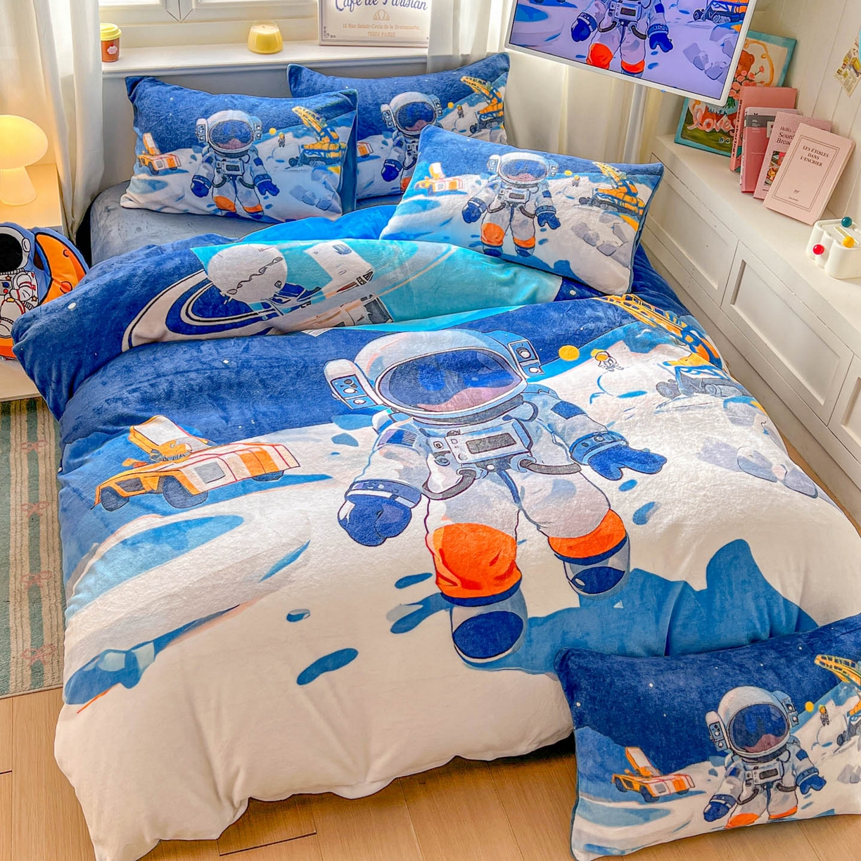 91家纺网 家纺一手货源 找家纺 浩诚 2025新款高克重原创设计宇航员太空人牛奶绒大版卡通四件套 星际工程