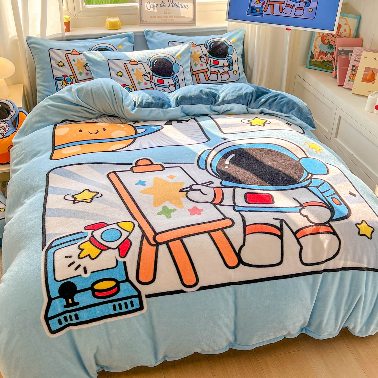 91家纺网 家纺一手货源 找家纺 浩诚 2025新款高克重原创设计宇航员太空人牛奶绒大版卡通四件套 星际画家